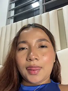 Snapshot of queen_angelique chatting on June 2026 03:32:02 AM queen angelique online show from June 2026 03:32:02 AM