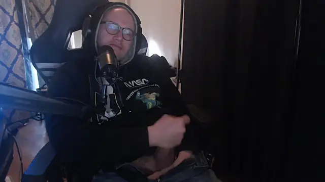 chicostick413 online show from March 2026 12:16:01 PM