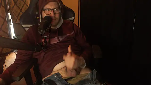 chicostick413 online show from March 2026 05:46:01 PM