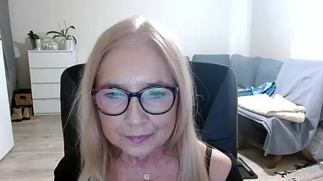 sofia xkiss online show from January 2025 07:48:01 AM