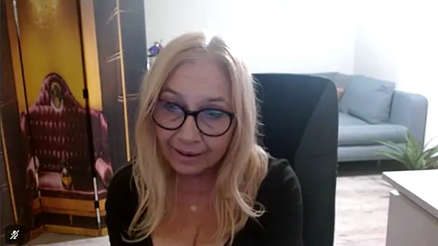 sofia xkiss online show from November 2025 03:12:02 PM