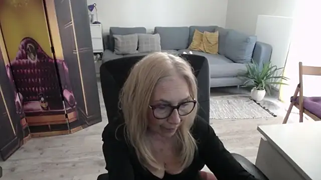 sofia xkiss online show from April 2026 01:55:02 PM