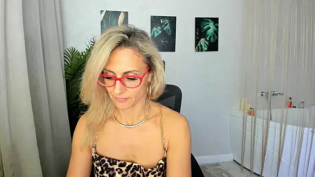 MuseOfStage online show from November 2025 12:15:02 PM