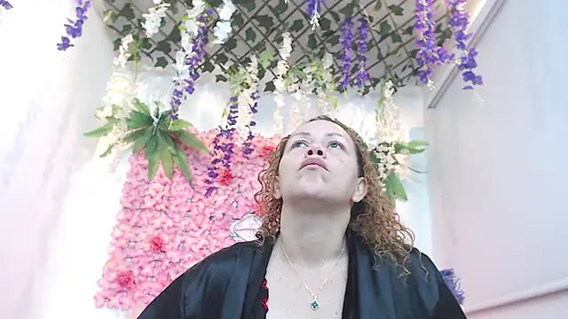 BLONDE SEXYHOT online show from November 2025 11:47:02 PM