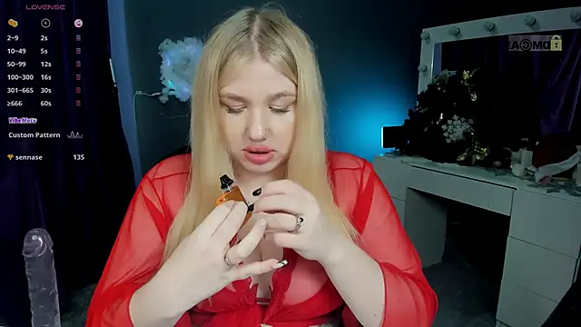 Snapshot of juli_kisss chatting on January 2025 01:53:02 AM juli kisss online show from January 2025 01:53:02 AM