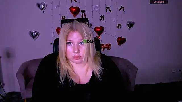 Snapshot of juli_kisss chatting on February 2026 02:36:01 PM juli kisss online show from February 2026 02:36:01 PM