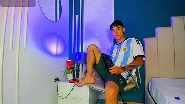 Austin Cardieff online show from January 2025 03:37:02 AM