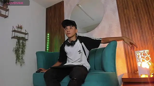 Austin Cardieff online show from January 2025 03:25:02 AM