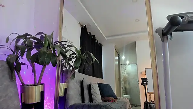 aaroncolombia online show from April 2026 11:21:01 AM