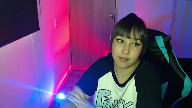 Skarlet Adams28 online show from April 2026 08:42:02 PM