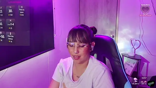 Snapshot of Skarlet_Adams28 chatting on May 2026 08:39:02 PM Skarlet Adams28 online show from May 2026 08:39:02 PM