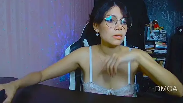 Snapshot of Drea_Foox chatting on November 2025 03:30:01 AM Drea Foox online show from November 2025 03:30:01 AM