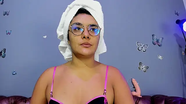 Kaira mosse online show from November 2025 10:47:02 AM