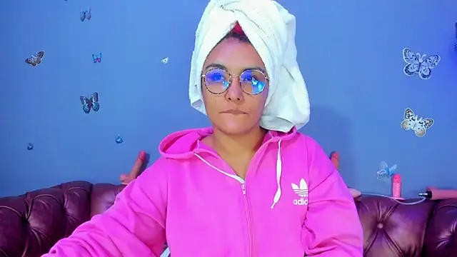 Kaira mosse online show from April 2026 11:53:02 AM