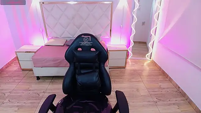 Brendda tay online show from November 2025 02:58:01 AM