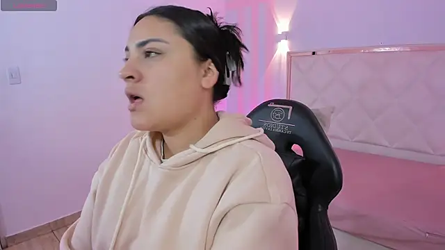 Brendda tay online show from April 2026 03:11:02 AM