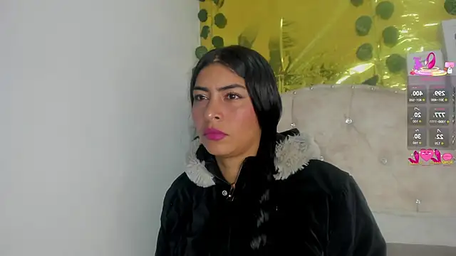 cristalconnorr online show from April 2026 01:37:02 PM