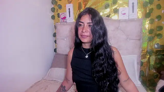 cristalconnorr online show from May 2026 03:51:02 PM
