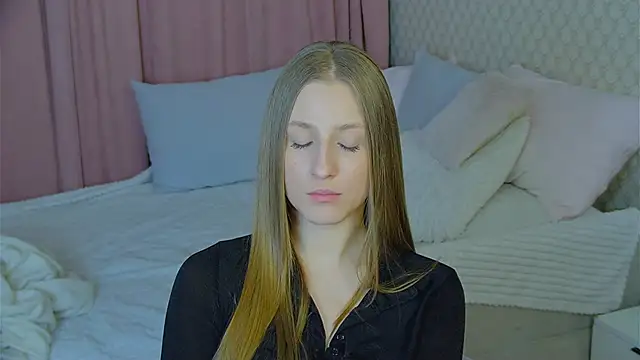 BritneyCruze online show from February 2025 02:10:02 PM