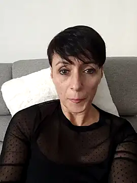 YOURHESZTIA online show from December 2024 11:17:01 AM