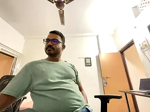 real meet girl finding in online show from December 2024 08:44:02 AM