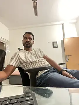 real meet girl finding in online show from December 2024 11:32:02 AM