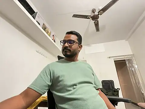 real meet girl finding in online show from December 2024 10:41:01 AM