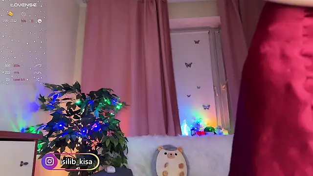 Snapshot of -Lisa_Kisa- chatting on December 2024 05:35:02 PM -Lisa Kisa- online show from December 2024 05:35:02 PM
