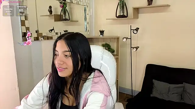 Saray reyes online show from November 2025 11:43:02 AM