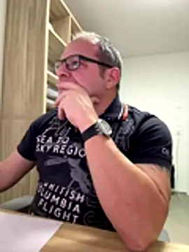 coupleLatinaLovers online show from November 2025 06:37:01 AM