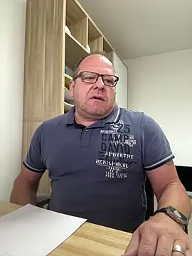 coupleLatinaLovers online show from May 2026 05:26:02 AM