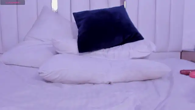 chloe zulay online show from April 2026 03:01:02 AM