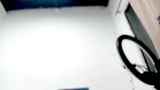 PetiteIvoryQueen19 online show from November 2025 04:13:02 AM