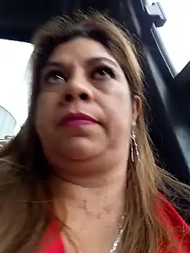 Laura-Hernandez online show from November 2025 03:22:01 PM