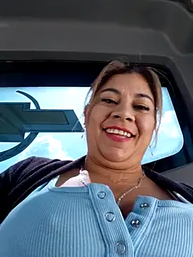 Laura-Hernandez online show from December 2025 03:18:02 PM