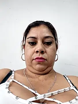 Laura-Hernandez online show from February 2026 02:21:02 PM