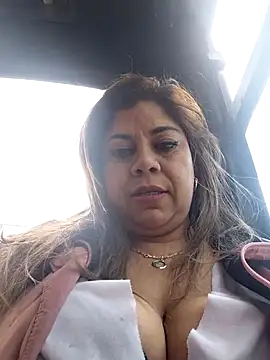 Laura-Hernandez online show from July 2026 03:53:02 PM