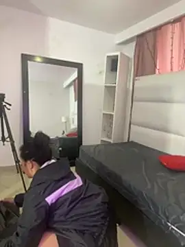 Stefyrossy online show from March 2026 02:34:01 PM