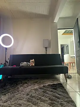 aly golden  online show from November 2025 11:23:02 AM