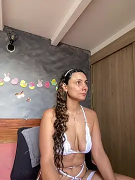 MafeeRoss online show from April 2026 08:09:01 PM