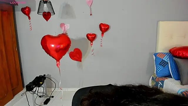 Maia W10 online show from February 2025 12:22:02 PM