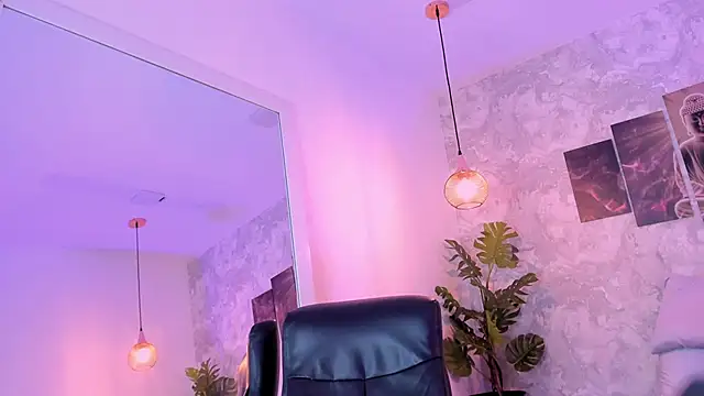 Regan   online show from March 2025 04:16:02 AM