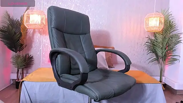 Regan   online show from October 2025 03:07:01 AM