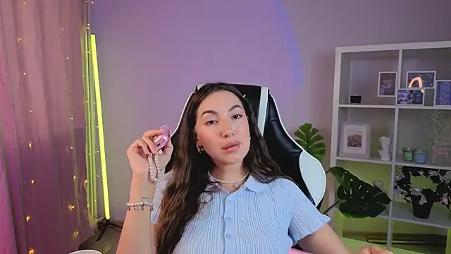 Snapshot of MelissaLovvv chatting on July 2026 06:47:02 AM MelissaLovvv online show from July 2026 06:47:02 AM