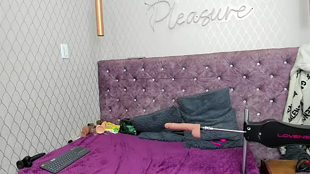 Snapshot of VALENTINA3x chatting on February 2025 06:25:02 AM VALENTINA3x online show from February 2025 06:25:02 AM