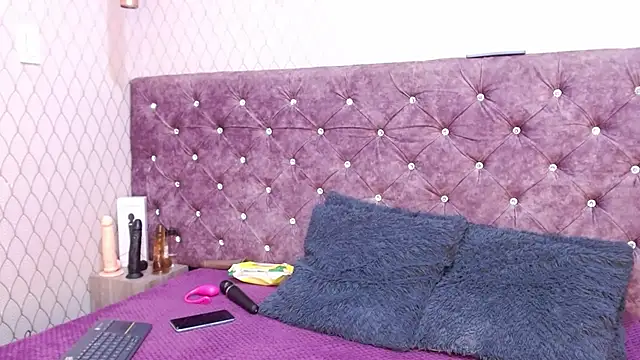 Snapshot of VALENTINA3x chatting on November 2025 03:54:01 AM VALENTINA3x online show from November 2025 03:54:01 AM