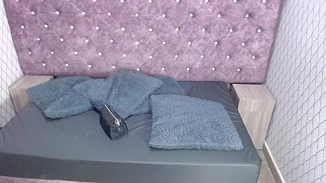 VALENTINA3x online show from December 2025 04:30:02 AM