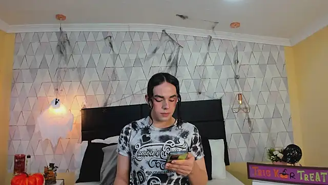 JustinePerry online show from October 2025 03:51:02 AM