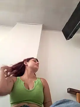 Snapshot of Luu_Princess chatting on March 2025 10:54:01 PM Luu Princess online show from March 2025 10:54:01 PM