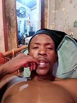 Snapshot of Dickson700 chatting on December 2024 11:53:02 PM Dickson700 online show from December 2024 11:53:02 PM